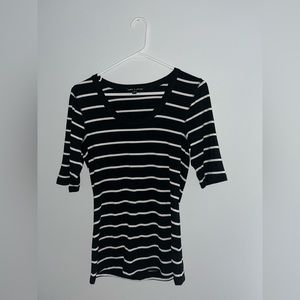 Comfortable and soft striped T-shirt